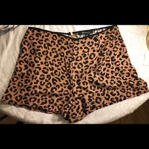 Forever 21 Zipper Cheetah Print Cloth Shorts